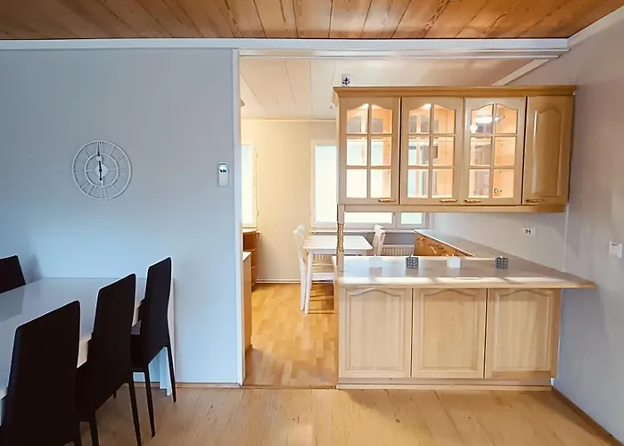Villa Lingonberry